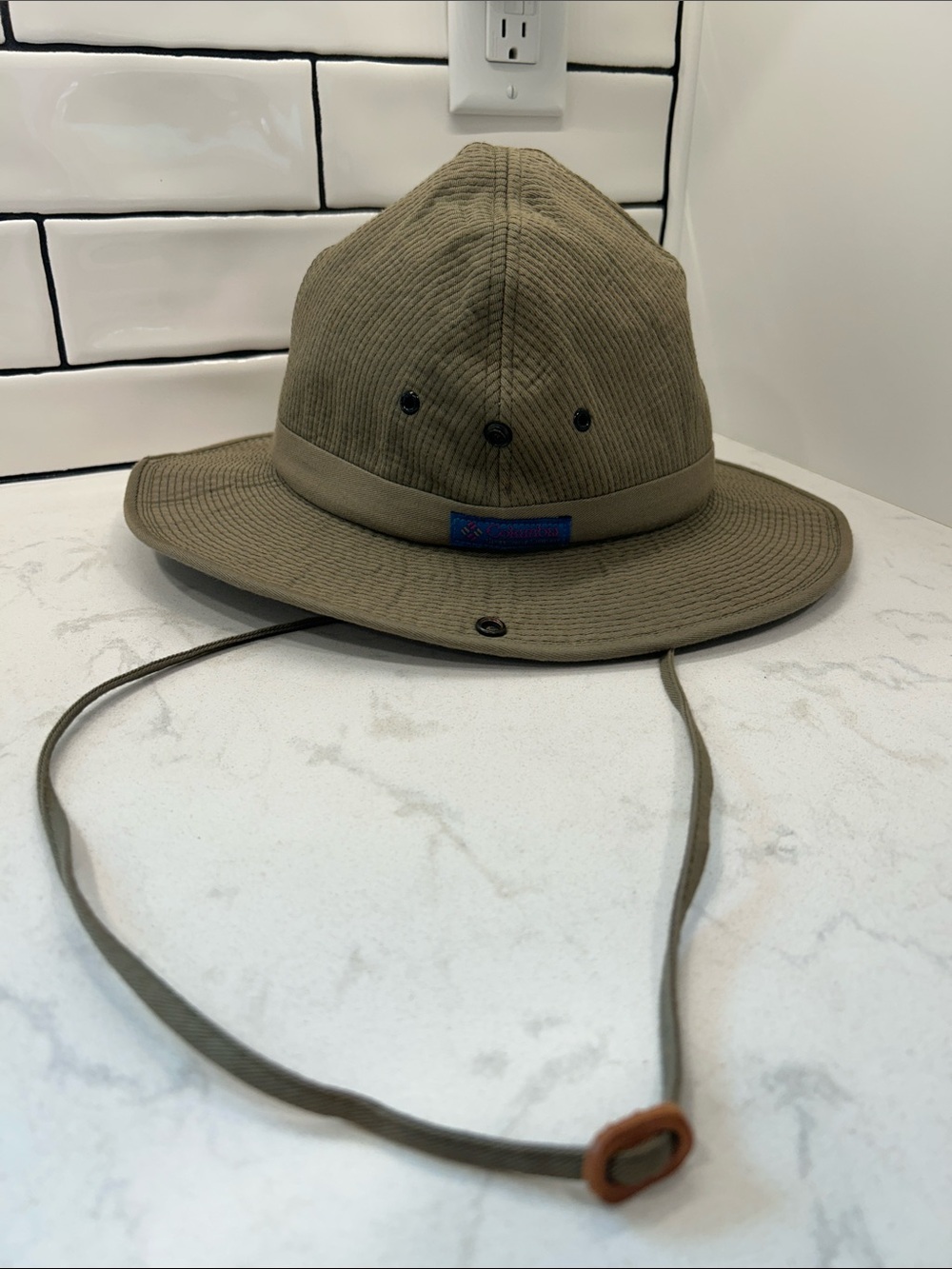 Columbia Booney Bucket Hat Olive Green Corduroy Safari Gorpcore Chin Strap USA